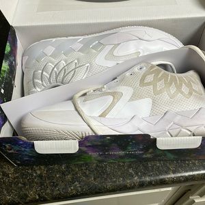 PUMA x LAMELO BALL MB.01 Lo Men's Basketball Shoes size 10.5